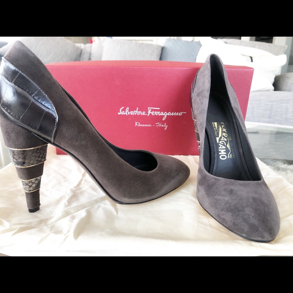 Ferragamo Suede Pump python embossed Heel - Picture 1 of 8